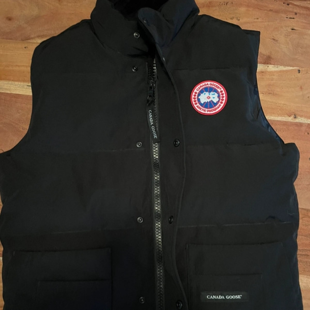 Canada Goose Sleeveless jacket